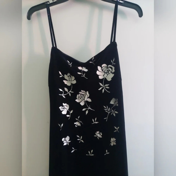 Vintage floral embroidered Velour  Maxi dress black 11/12 M Whimsigoth Wedding - Picture 7 of 9